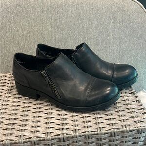 Women’s Black Leather Shoes